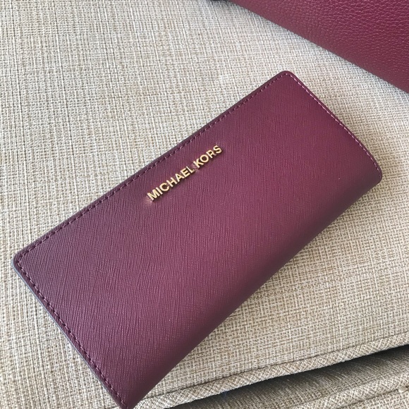 Bundle✨Michael Kors small Kimberly satchel &wallet - Picture 5 of 8